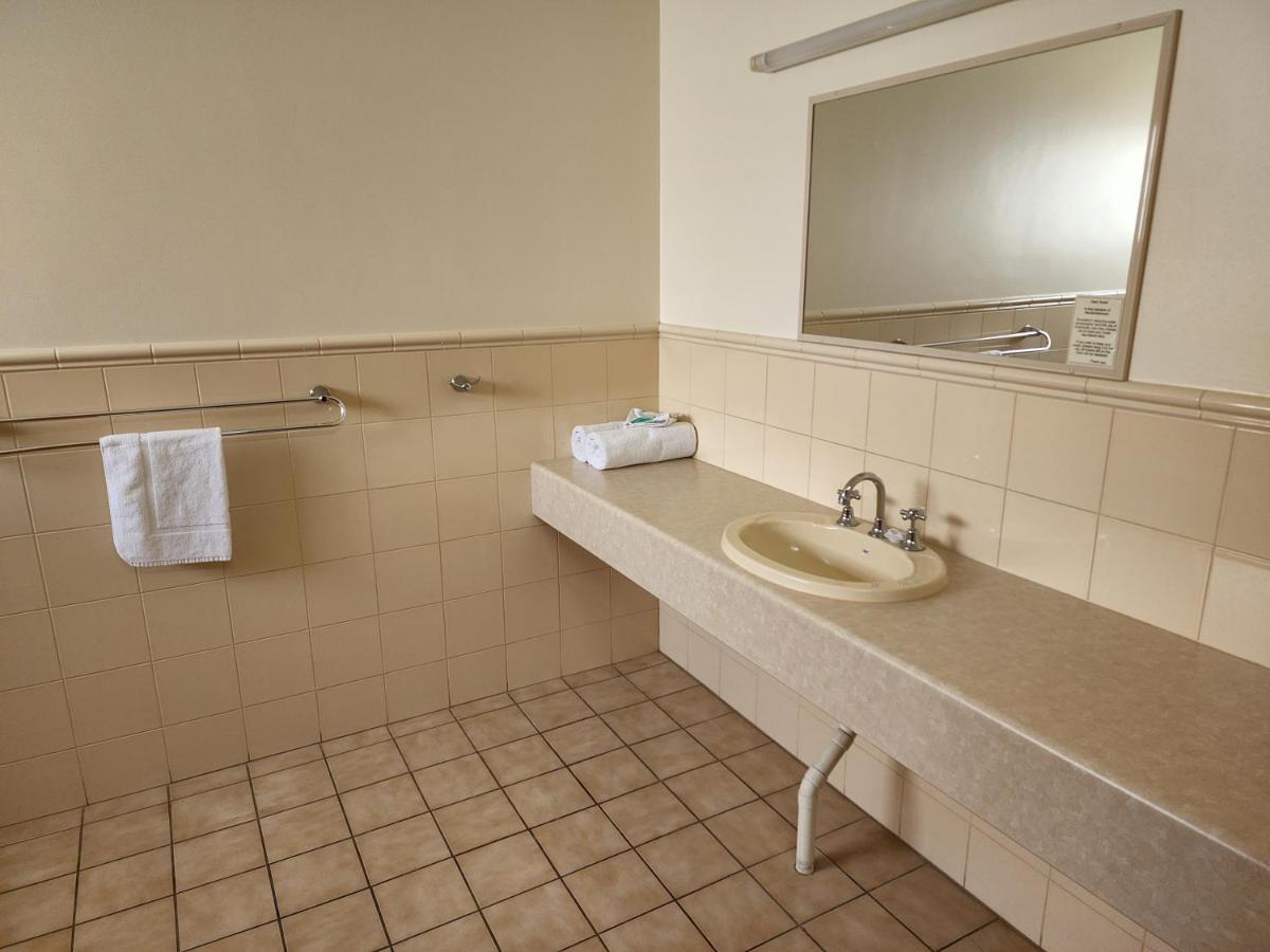 Country Roads Motor Inn Naracoorte Dış mekan fotoğraf