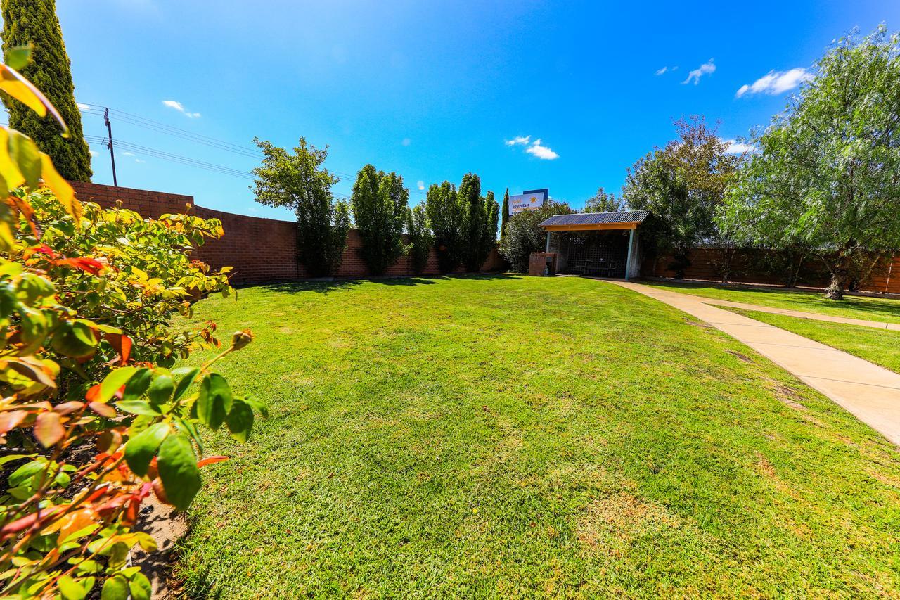 Country Roads Motor Inn Naracoorte Dış mekan fotoğraf