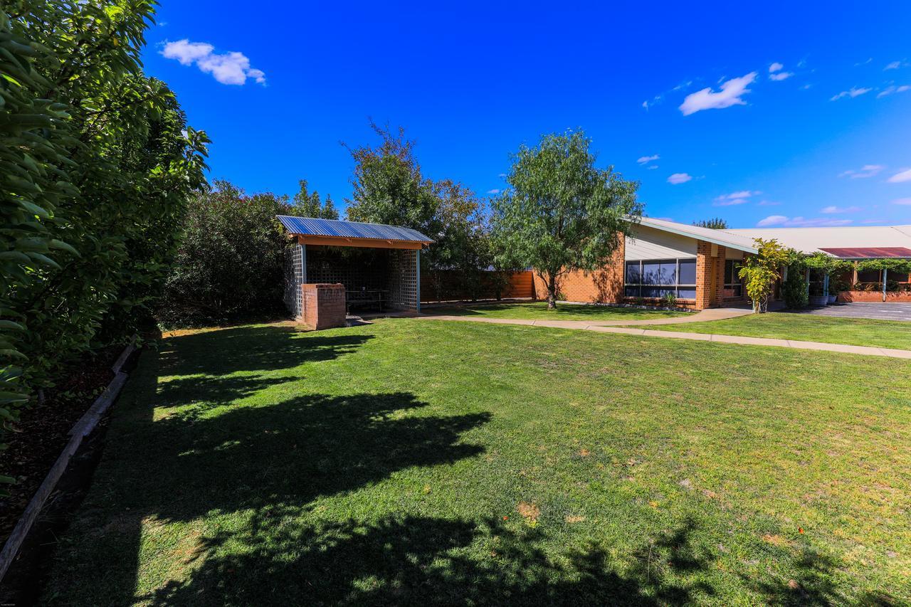 Country Roads Motor Inn Naracoorte Dış mekan fotoğraf