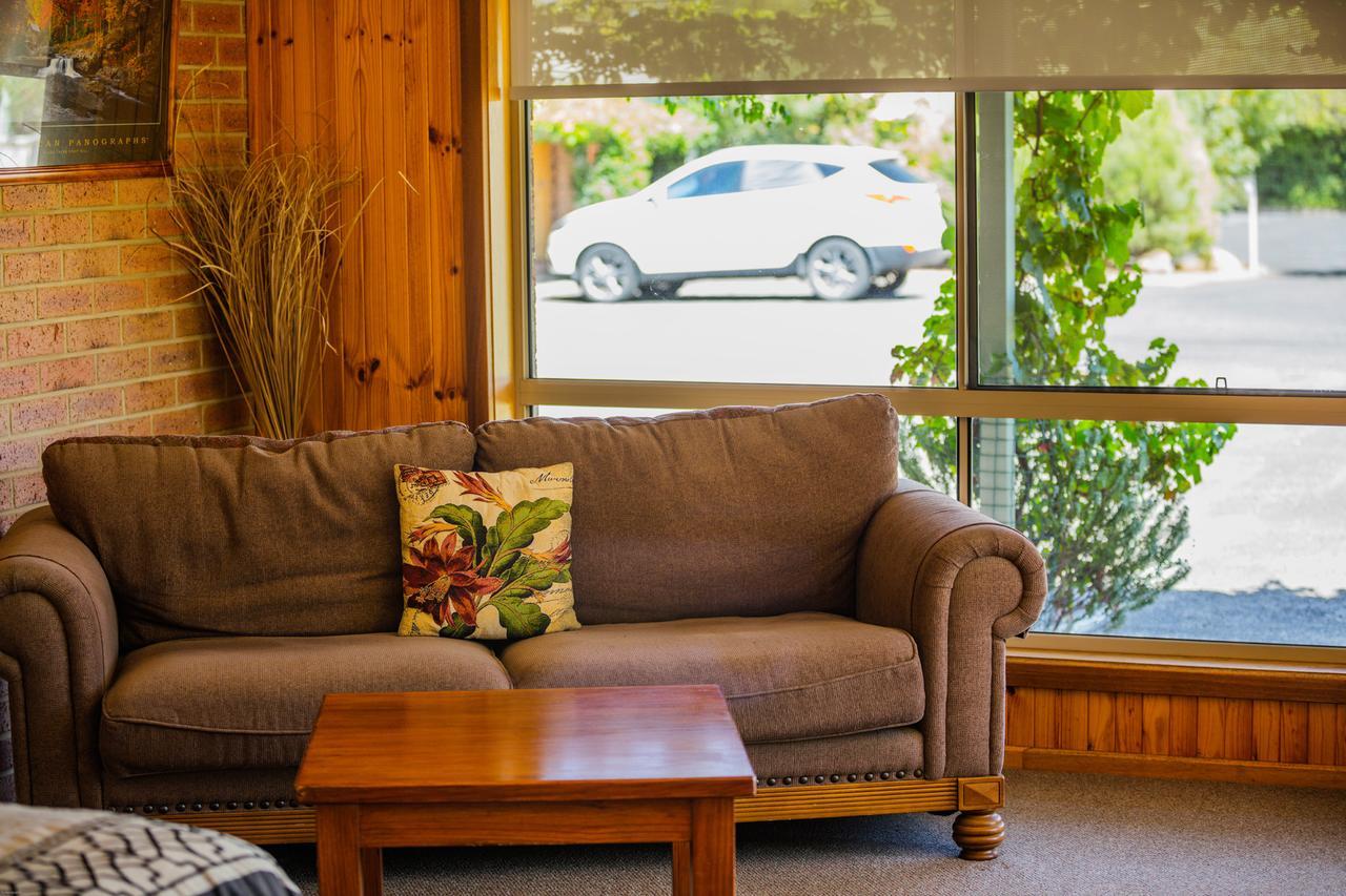 Country Roads Motor Inn Naracoorte Dış mekan fotoğraf